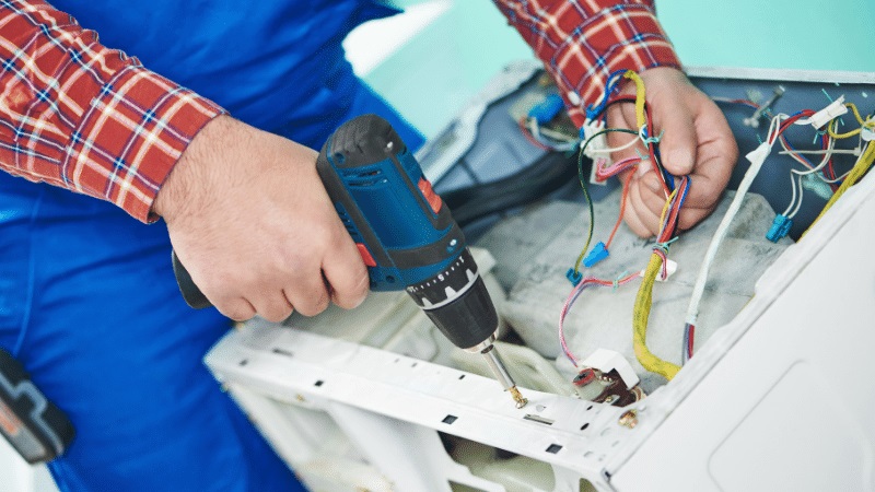 Gölcük Vaillant Vaillant çamaşır makinesi kart tamiri – Su almama arızası orijinal parça ile giderildi. - Teknik servis örneği